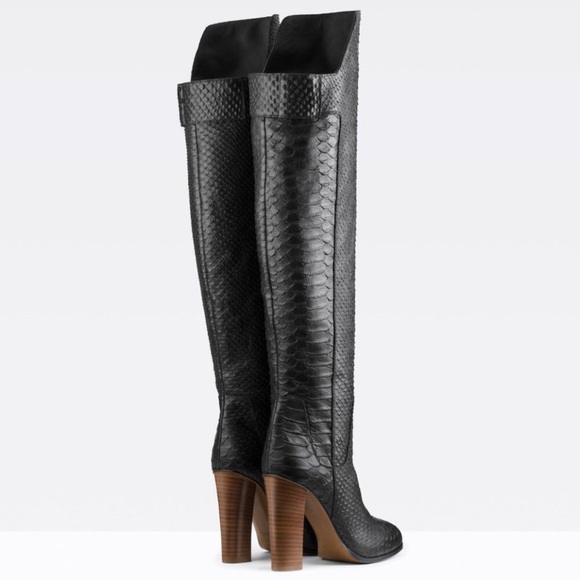 NEW VINCE Dempsey Python Print Leather Over-The-Knee Boots Women’s 9.5 Shoes - Picture 2 of 11